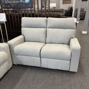 Palliser Oakwood Loveseat Basilica Clambake